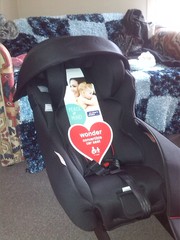 BRAND NEW! Mothers Choice Convertible Capsule/Car Seat